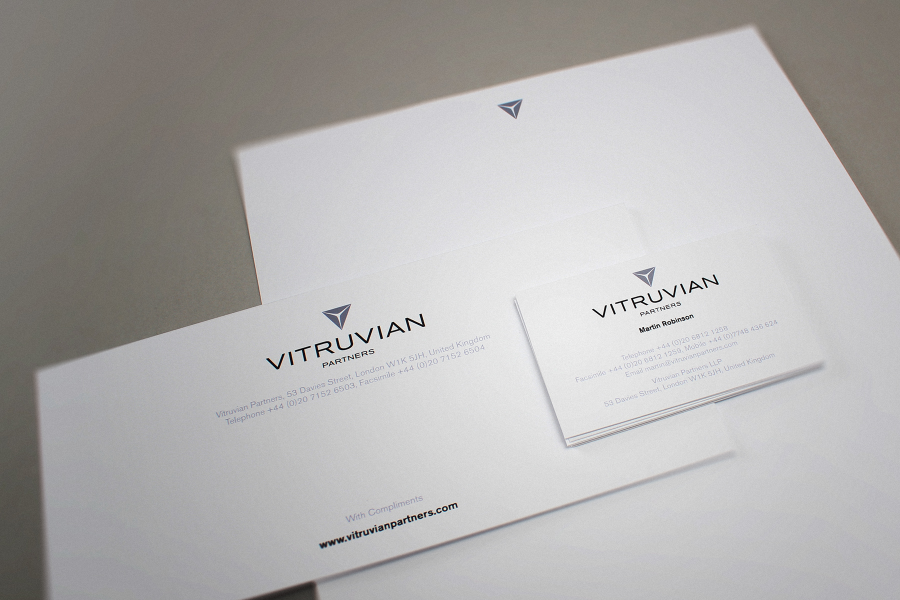 The business stationery relies on subtle effect rather than strong visuals.